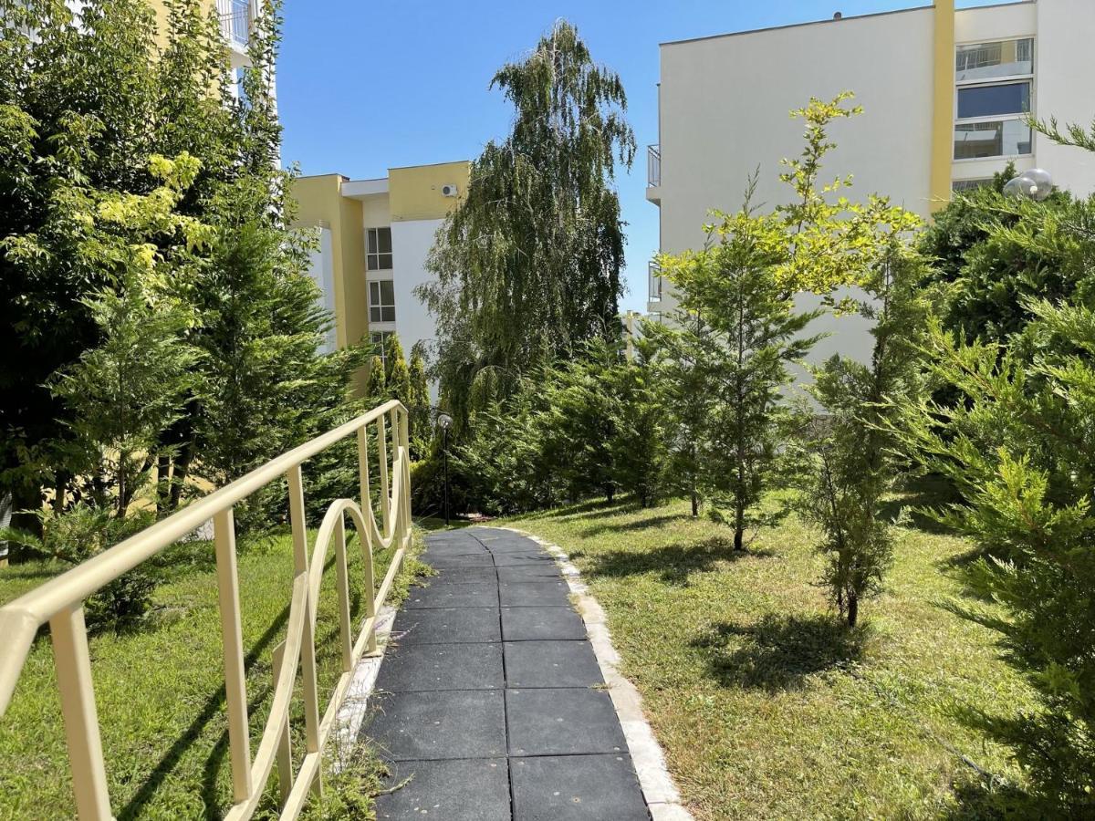 Fort Noks - Menada Apartments Sveti Vlas Exteriör bild