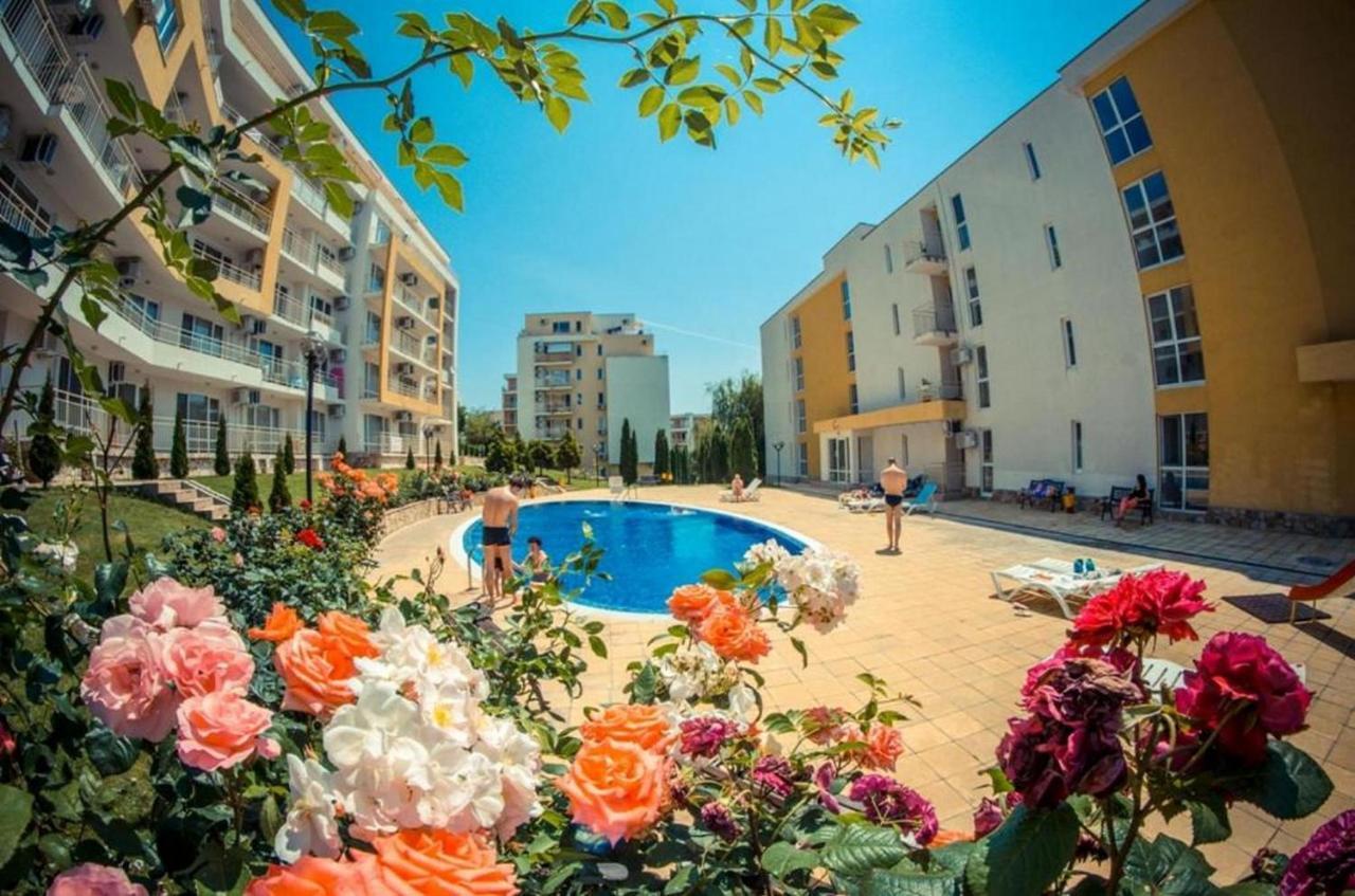 Fort Noks - Menada Apartments Sveti Vlas Exteriör bild