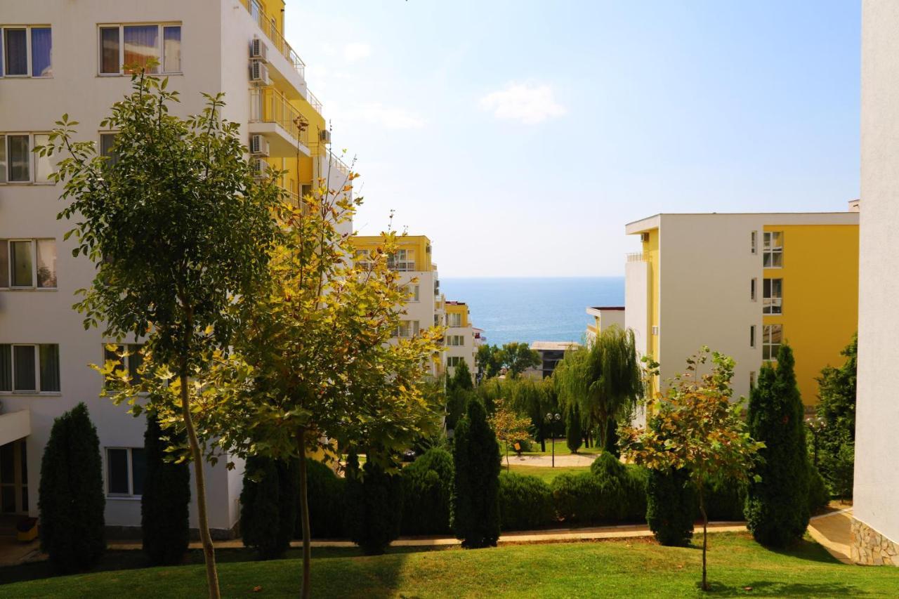 Fort Noks - Menada Apartments Sveti Vlas Exteriör bild