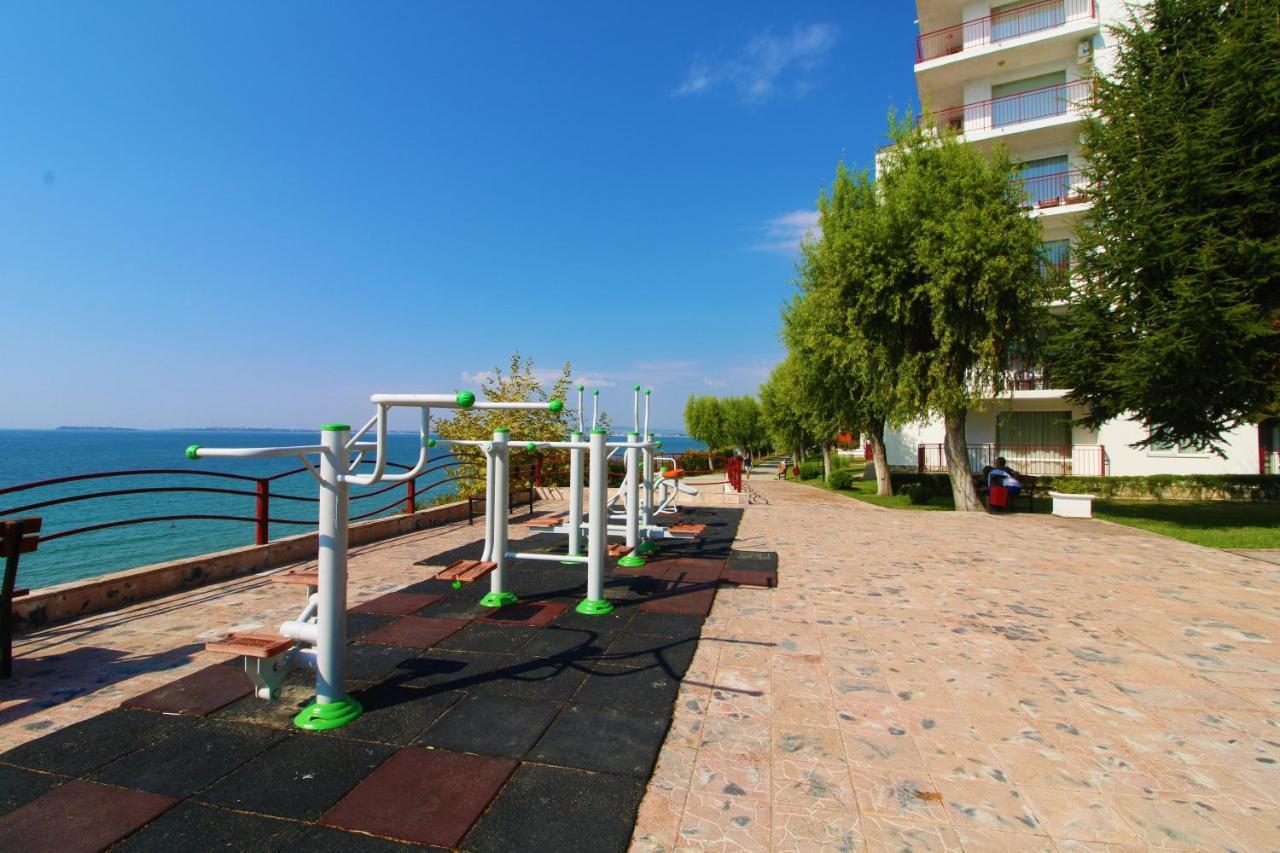 Fort Noks - Menada Apartments Sveti Vlas Exteriör bild